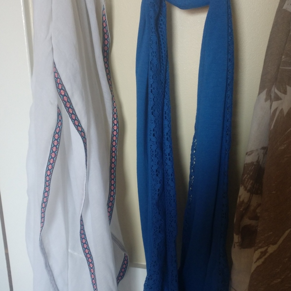 Scarves - Picture 2 of 5